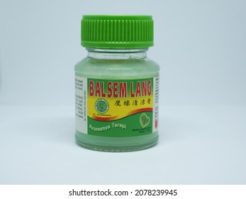 Balikpapan 15 November 2021 - Lang Balm Is A Rubbing Balm That Can Help Relieve Dizziness, Colds, Joint Pain, Sprains And Others