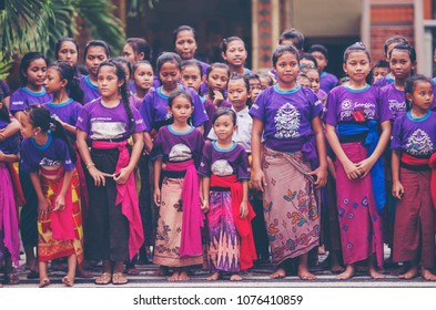 Balinese dancing, traditional dance and clothing, Kecamatan Buleleng, Bali, Indonesia, 2018