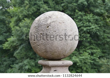 Ball on pedestal
