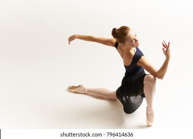 Sporty Young Woman Doing Yoga Practice Stock Photo 567302932 | Shutterstock