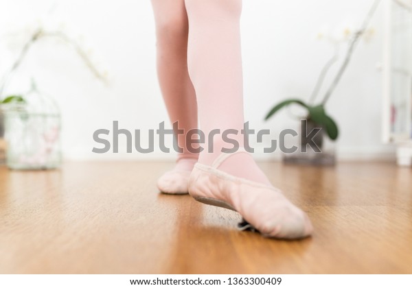 ballet girls feet