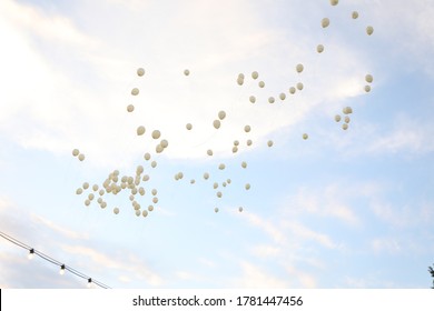 balloon sky cloud  blue background