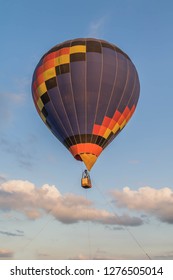 Balloon or balloon is a vehicle used for air travel. With the principle of buoyancy and wind movement