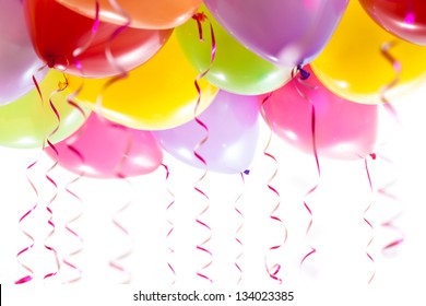 Ballons mit Streamer zum Geburtstagsfest