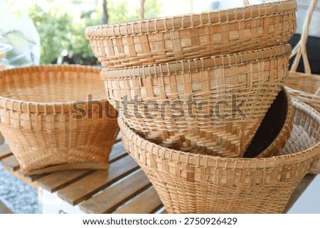 Bamboo baskets are durable and environmentally friendly woven handicrafts.