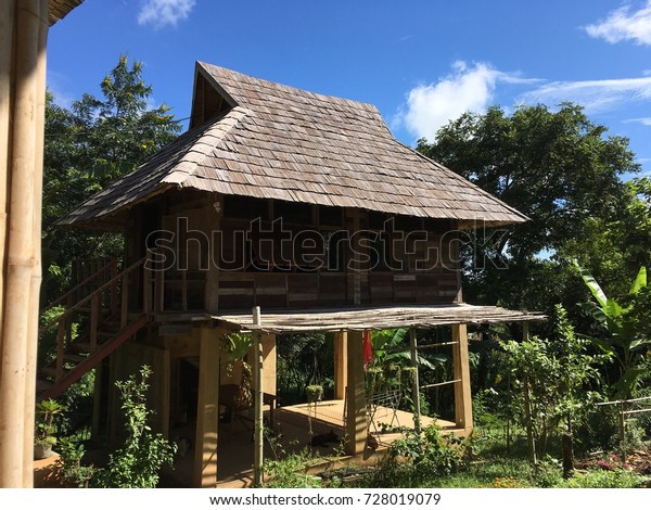 Bamboo Roof House Northern Thailand High Stock Photo 728019079 