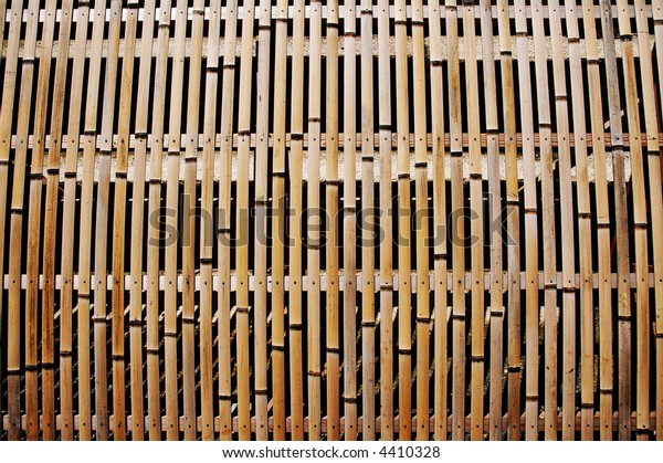 Bamboo\
screen