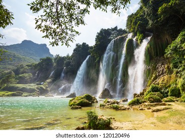 13,884 Vietnam waterfall Images, Stock Photos & Vectors | Shutterstock