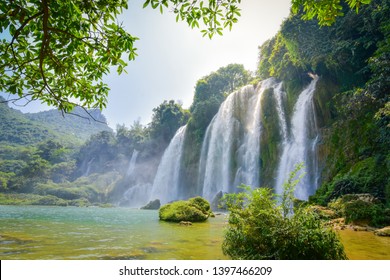 41,188 Big Waterfall Images, Stock Photos & Vectors | Shutterstock