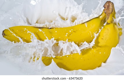 1,571 Banana milk splash Stock Photos, Images & Photography | Shutterstock