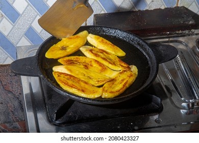 Banana Fried Slices Of The Ripe Plantain Isolated On White Background Which Are Eaten As Snack Or Used To A Dishes In African South American Countries Asian (Selective Focus, Focus On Plantain Slice) 