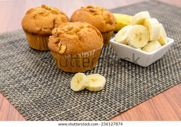 banana nut\
muffins with fresh bananas and\
walnuts
