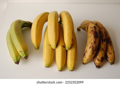 Banana ripening from yellow-green to brown, ethylene is a natural plant hormone - Powered by Shutterstock