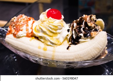 Banana Split Ice Cream Stock Photo 560198047 | Shutterstock