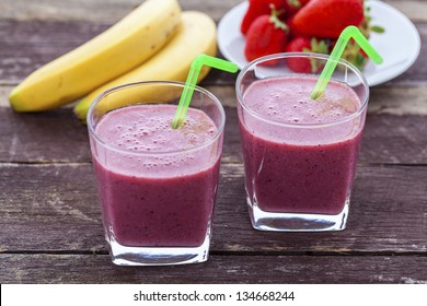 Banana, Strawberry, Chia Seed And Honey Smoothie