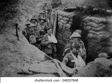 Bandaged British World War 1 soldiers in a battlefield trench, 1915-1918.