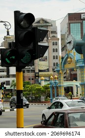 BANDAR SERI BEGAWAN (Borneo), BRUNEI - August 2011. Mosques In The Capital Of The Sultanate Brunei (island Of Borneo). Islam Has Ruled Here Since The 15th Century And Is The State Religion (Sharia).