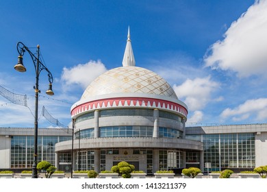 Brunei sultan Images, Stock Photos & Vectors  Shutterstock