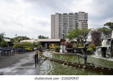 Bandung, Indonesia - 11 April 2022: Fountain Statue At Paskal Food Market, Bandung. 