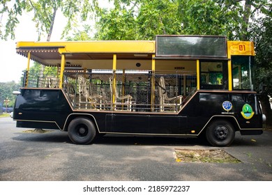 Bandung, Indonesia - July 30, 2022: The Tourism Bus Is Parked At The Bandung Struggle Monument (Monumen Perjuangan), Used To Take Tourists Around The Streets Of Bandung On Holidays 