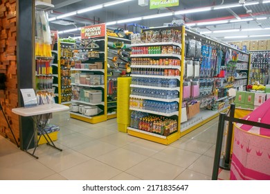 6,872 Grocery Shopping Indonesia Images, Stock Photos & Vectors ...