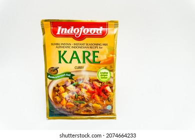 Bandung, Indonesia, November 11, 2021: Instant Spiced Chicken Curry, Instant Seasoning For Cooking Chicken Curry Sauce.