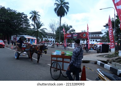 Bandung, Indonesia - Oct 10 2022 : Tourist Crowd In Front Of West Java Governor Office In Gedung Sate