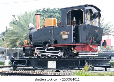 Bandung, Indonesia - September 9th 2022 : An Old Model Of Locomotive Of Train In Front Of Bandung Railway Station Or Stasiun Kereta Api Bandung