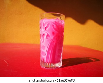 Bandung  sirap bandung  or air bandung is a drink popular in Malaysia  Singapore and Brunei. It consists of evaporated or condensed milk flavoured with rose cordial syrup. Keyword contain Malay words.