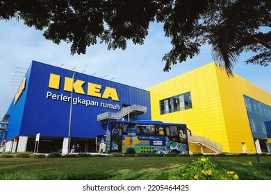 Bandung, West Java Indonesia, June 25, 2022 : Colorful Public Transportation Bus Stops In Front Of A Big Shop