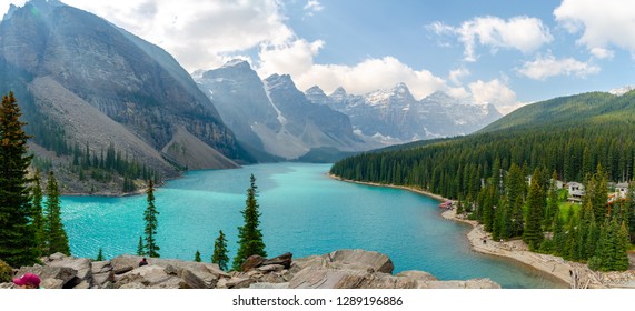 Banff Moraine Lake panoramicView