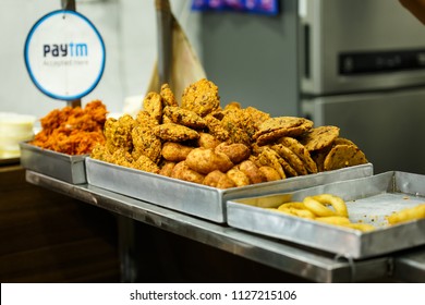 BANGALORE, BENGALURU, KARNATAKA, INDIA, FEBRUARY 18, 2018: Variety Of South Indain Snacks Displaying In A Street Shop Accepting Paytm Payment - Cashless World, Cashless Technology, Cashless Society.