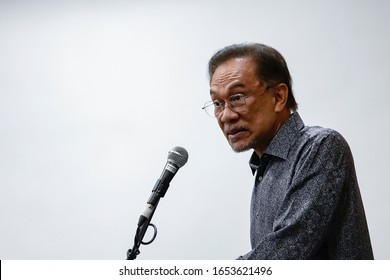 BANGI, MALAYSIA - FEBRUARY 21, 2020. Politician, Anwar Ibrahim Deliver His Speech At The Bangi Convention Centre In Bangi, Selangor.