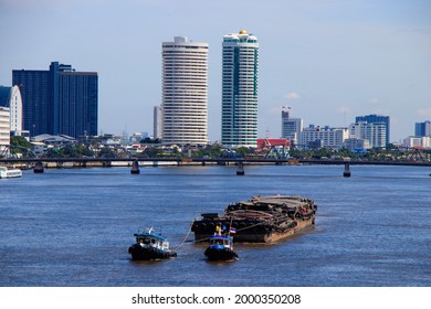 Bangkok, 16 September 2020, View On Rama 8 Bridge Down To The Chao Phraya River, Bang Phlat Side With Tall Buildings And Beautiful View

