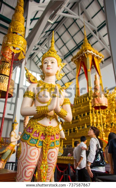 Bangkok - Aug
5, 2016 - The beautiful and elegance art of Thai royal chariot at
the National Museum in
Bangkok