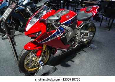 Honda Cbr1000rr Images Stock Photos Vectors Shutterstock