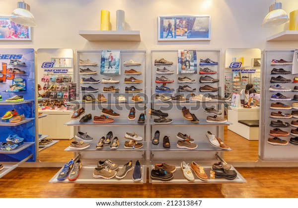 skechers clothing store