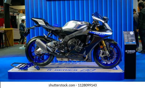 Yamaha R1 Images Stock Photos Vectors Shutterstock