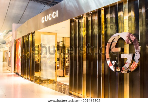 biggest gucci store