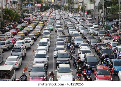 BANGKOK - JUNE 3: Traffic jam in the rush hour at the askoe intersection on sukhumvit rd. on June 3, 2016 in Bangkok, Thailand.
