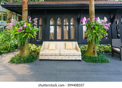 BANGKOK - MAR 16: Shangri-La Hotel On Mar 16, 2016 In Bangkok. It's A 5-star Resort Hotel Owned By Shangri-La Hotels And Resorts.