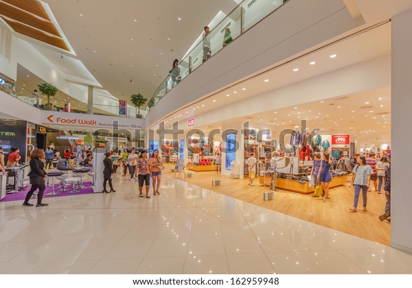 Bangkok October 23 Uni Qlo Shop Royalty Free Stock Image