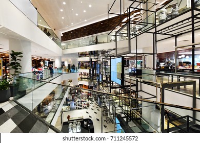 BANGKOK -  Sep 7: Interior in Siam Discovery and the new concept is new The Biggest Arena of Lifestyle Experiments. On  September 7, 2017, it is a shopping mall in the big centres Bangkok, Thailand