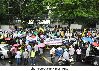 BANGKOK - SEPT 18: A Crowd Of Muslims Rally At The American Embassy Protesting Against The Controversial Film Innocence Of Muslims And US Foreign Policy On September 18, 2012 In Bangkok, Thailand.