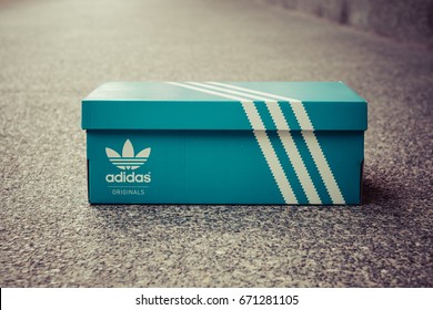 original box of adidas shoes