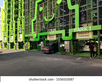 Bangkok, Thailand 11 Nov 2019. Smart Car Park Using Rotary Lift Innovate System Create More Multiple Space And Increase Number Of Parking Lot. Solution For Small Or Narrow Parking Area In Urban City.