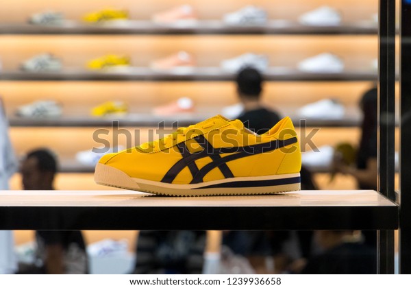 onitsuka tiger iconsiam