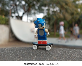 Bangkok, Thailand: 29 Jan 2017 - Lego Sonic The Hedgehog Skateboarding In The Park. This Mini Figure Is From Dimension Sets. Lego Is A Brick Brand By Lego Group.