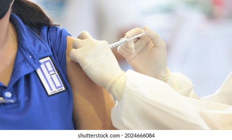 Bangkok, Thailand - 3 AUG 2021:COVID-19 Corona And Vaccine To People During A Priority Vaccination Program For People.Covid-19 Or Coronavirus Vaccine.