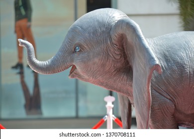 61 Flying Baby Elephant Cartoon Stock Photos, Images & Photography |  Shutterstock